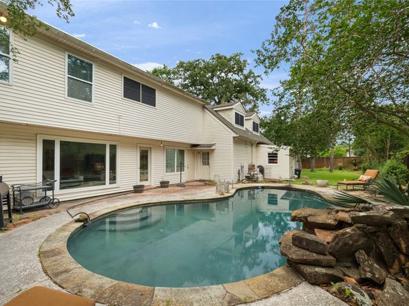 5606 Foresthaven Drive, Houston TX 77066