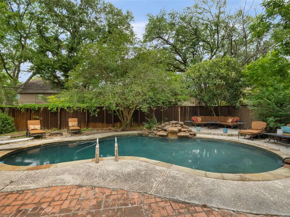 5606 Foresthaven Drive, Houston TX 77066