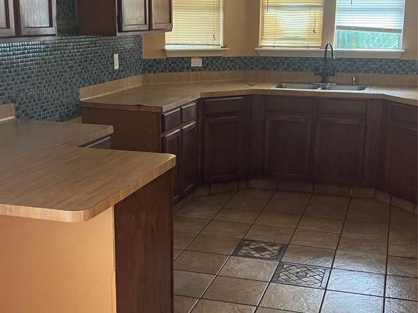 3910 Ebury Drive, Houston TX 77066