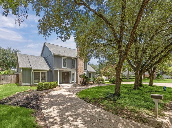 10902 BURGOYNE Road, Houston TX 77042