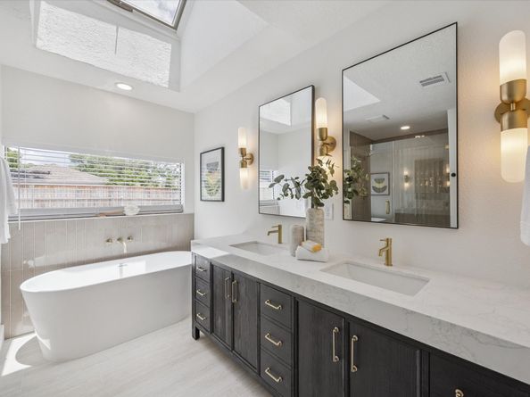 10902 BURGOYNE Road, Houston TX 77042