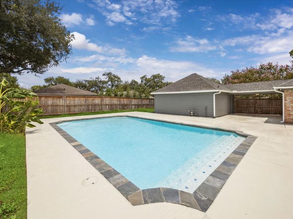 10902 BURGOYNE Road, Houston TX 77042