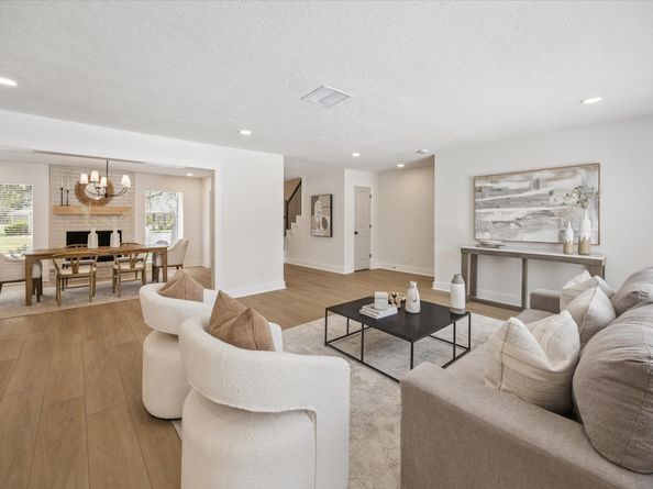 10902 BURGOYNE Road, Houston TX 77042