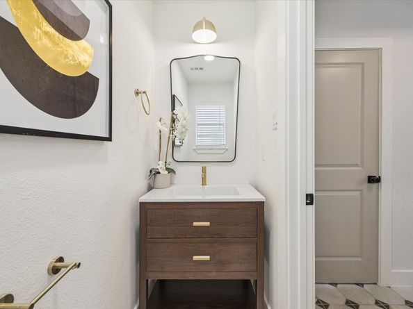 10902 BURGOYNE Road, Houston TX 77042