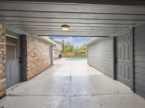 10902 BURGOYNE Road, Houston TX 77042