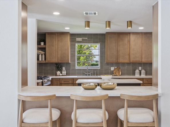 10902 BURGOYNE Road, Houston TX 77042