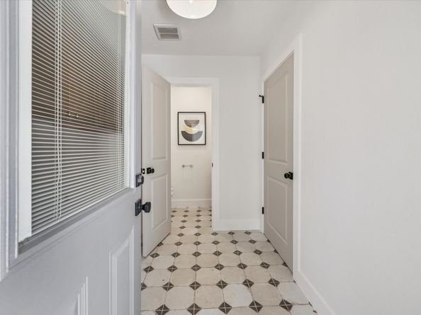 10902 BURGOYNE Road, Houston TX 77042