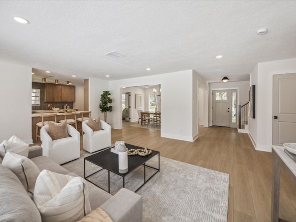 10902 BURGOYNE Road, Houston TX 77042