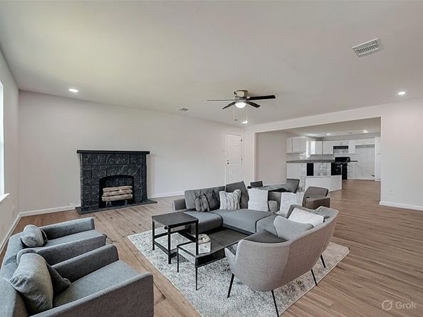 4702 Majestic Street, Houston TX 77026