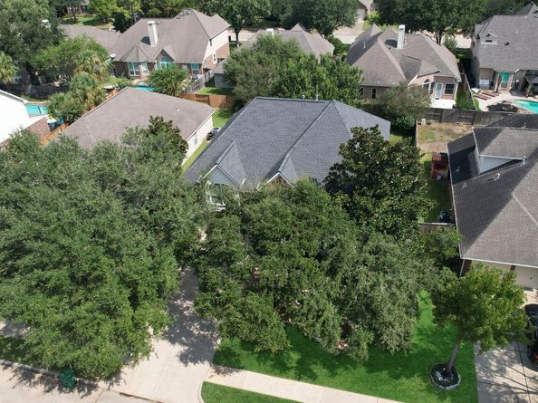 1018 Bringewood Chase Drive, Spring TX 77379