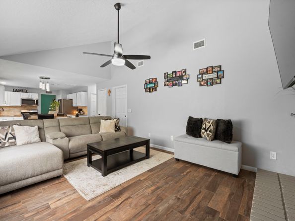 94 Rockridge Drive, The Woodlands TX 77381
