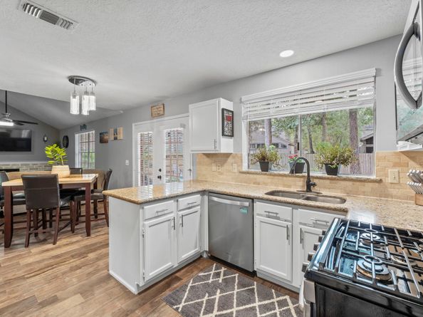 94 Rockridge Drive, The Woodlands TX 77381