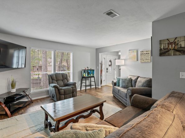 94 Rockridge Drive, The Woodlands TX 77381