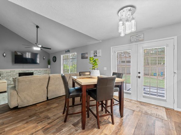 94 Rockridge Drive, The Woodlands TX 77381