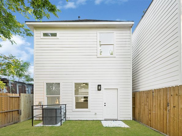 9312 Waller Street, Houston TX 77012