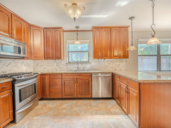 5938 Theall Road, Houston TX 77066