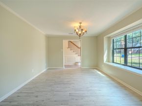 5938 Theall Road, Houston TX 77066