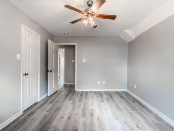 5938 Theall Road, Houston TX 77066