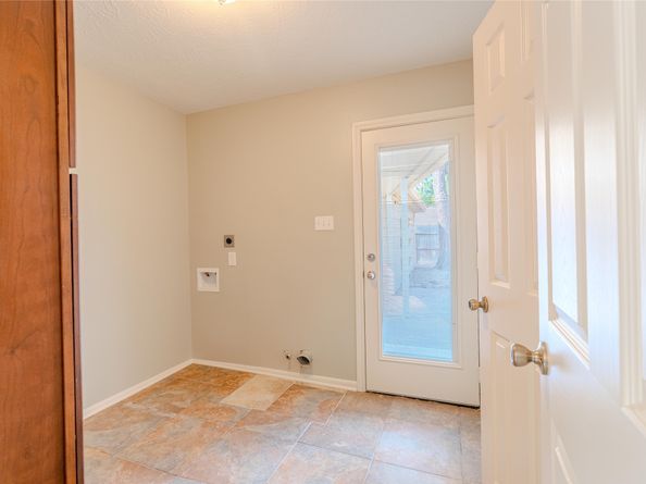 5938 Theall Road, Houston TX 77066