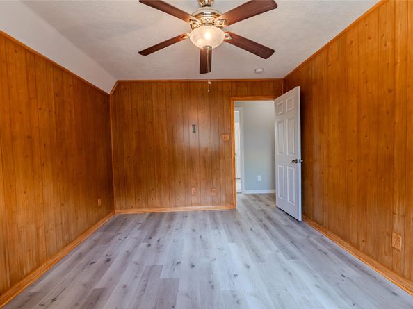 5938 Theall Road, Houston TX 77066