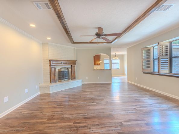 5938 Theall Road, Houston TX 77066