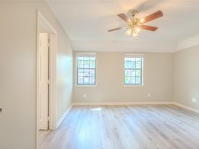 5938 Theall Road, Houston TX 77066
