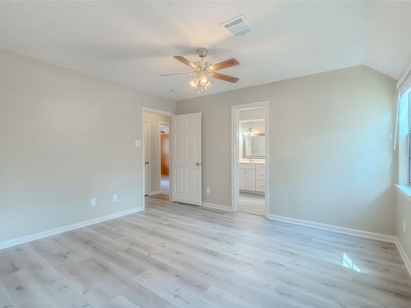 5938 Theall Road, Houston TX 77066