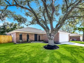 4726 Fairgreen Lane, Houston TX 77048
