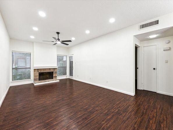 10053 Westpark Dr 307, Houston TX 77042