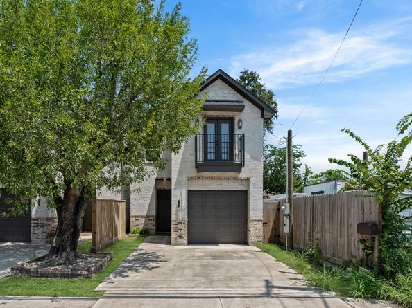 7327 Market Street, Houston TX 77020
