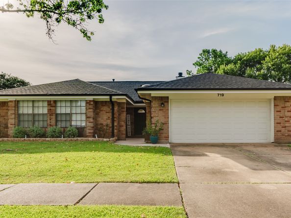 719 Ironwood Drive, Richmond TX 77406