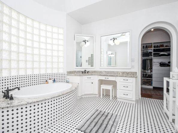 19 Clear Springs Court, Sugar Land TX 77479