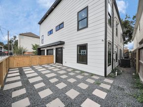 1111 E 27th Street, Houston TX 77009