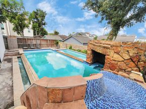 1111 E 27th Street, Houston TX 77009