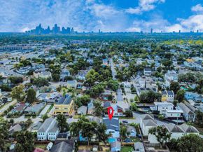 1111 E 27th Street, Houston TX 77009