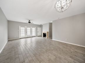 346 Wilcrest Drive 346, Houston TX 77042