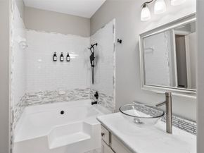 346 Wilcrest Drive 346, Houston TX 77042
