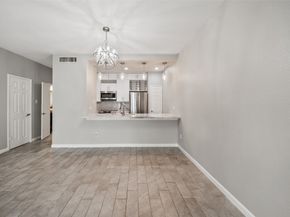 346 Wilcrest Drive 346, Houston TX 77042