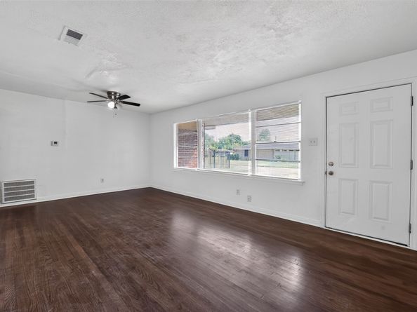 7822 Belbay Street, Houston TX 77033