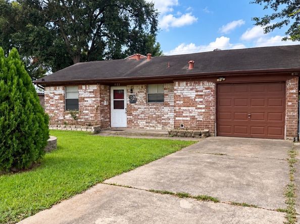 1122 Mitchell Road, Houston TX 77037