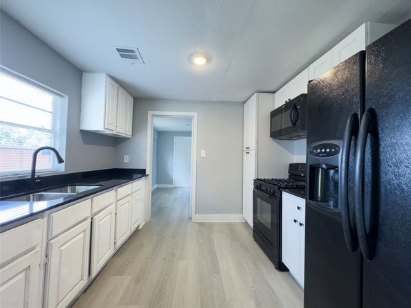 121 Georgia Street, Houston TX 77029