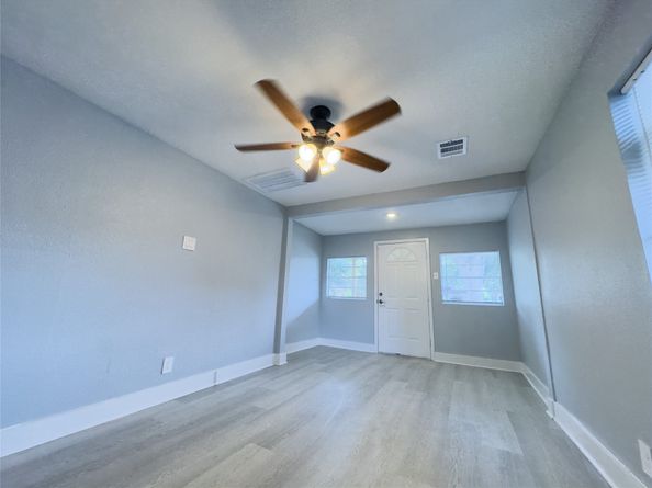 121 Georgia Street, Houston TX 77029