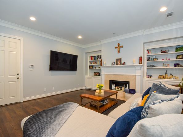 3226 Pemberton Circle Drive, Houston TX 77025