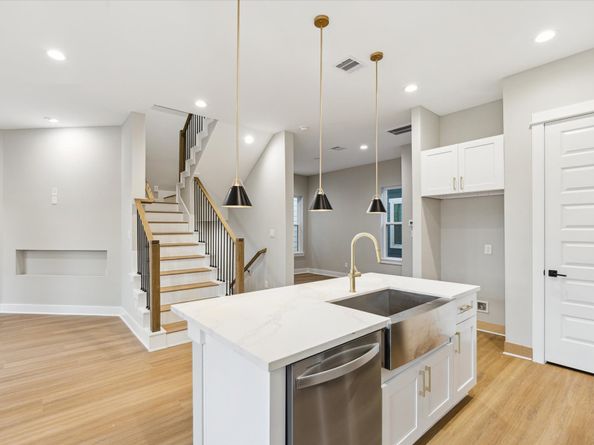 812 Thornton Street B, Houston TX 77018