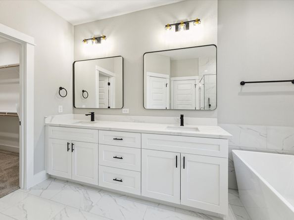 812 Thornton Street B, Houston TX 77018