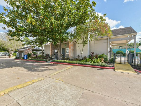 7900 N Stadium Drive 16, Houston TX 77030