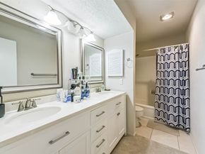 7900 N Stadium Drive 16, Houston TX 77030