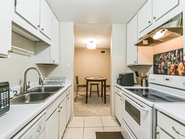 7900 N Stadium Drive 16, Houston TX 77030