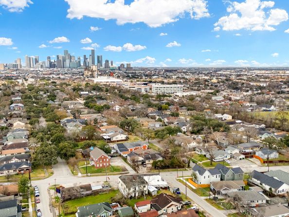 751 Dumble Street, Houston TX 77023