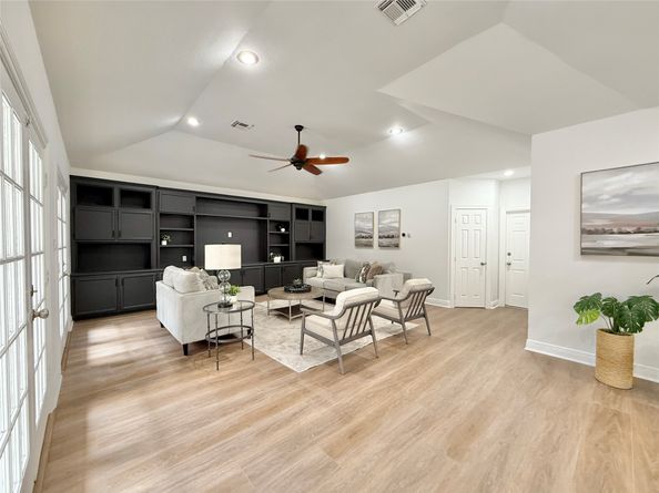 263 S Crimson Clover Court, The Woodlands TX 77381